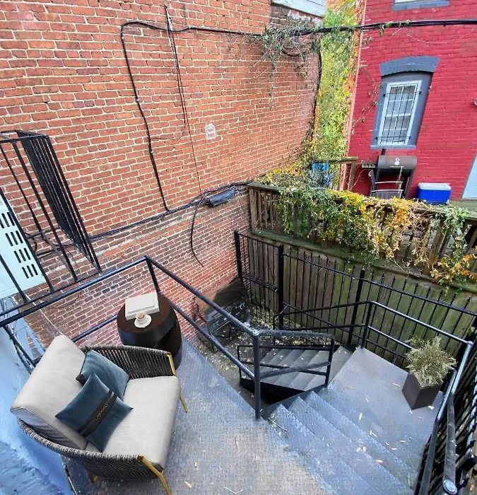 Spacious, Elegant & Cozy ~ Capitol Hill ~ Queen Bed-1